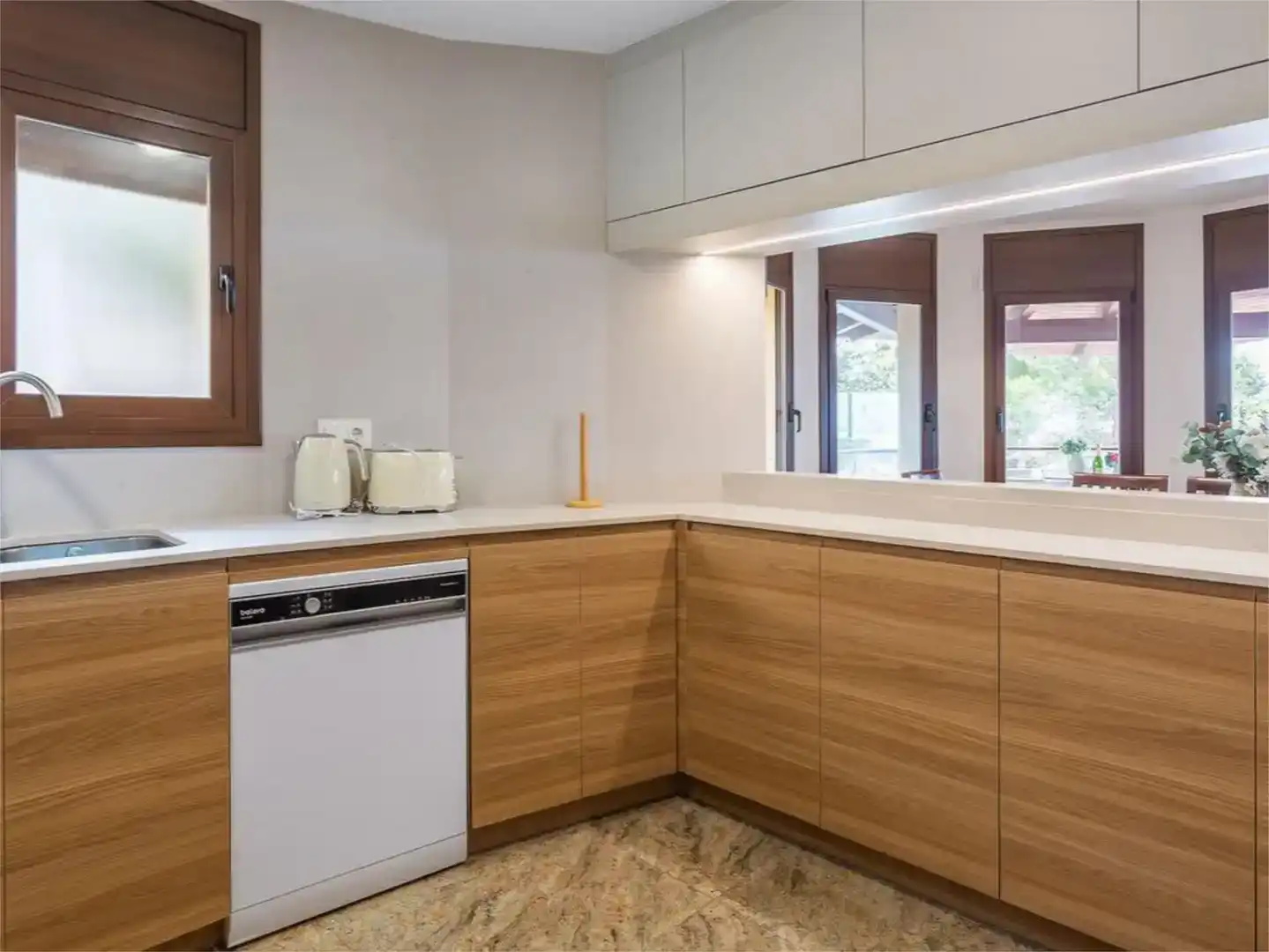 Cocina de Finca rústica de alquiler en Lloret de Mar con Aire acondicionado, Jardín privado y Piscina