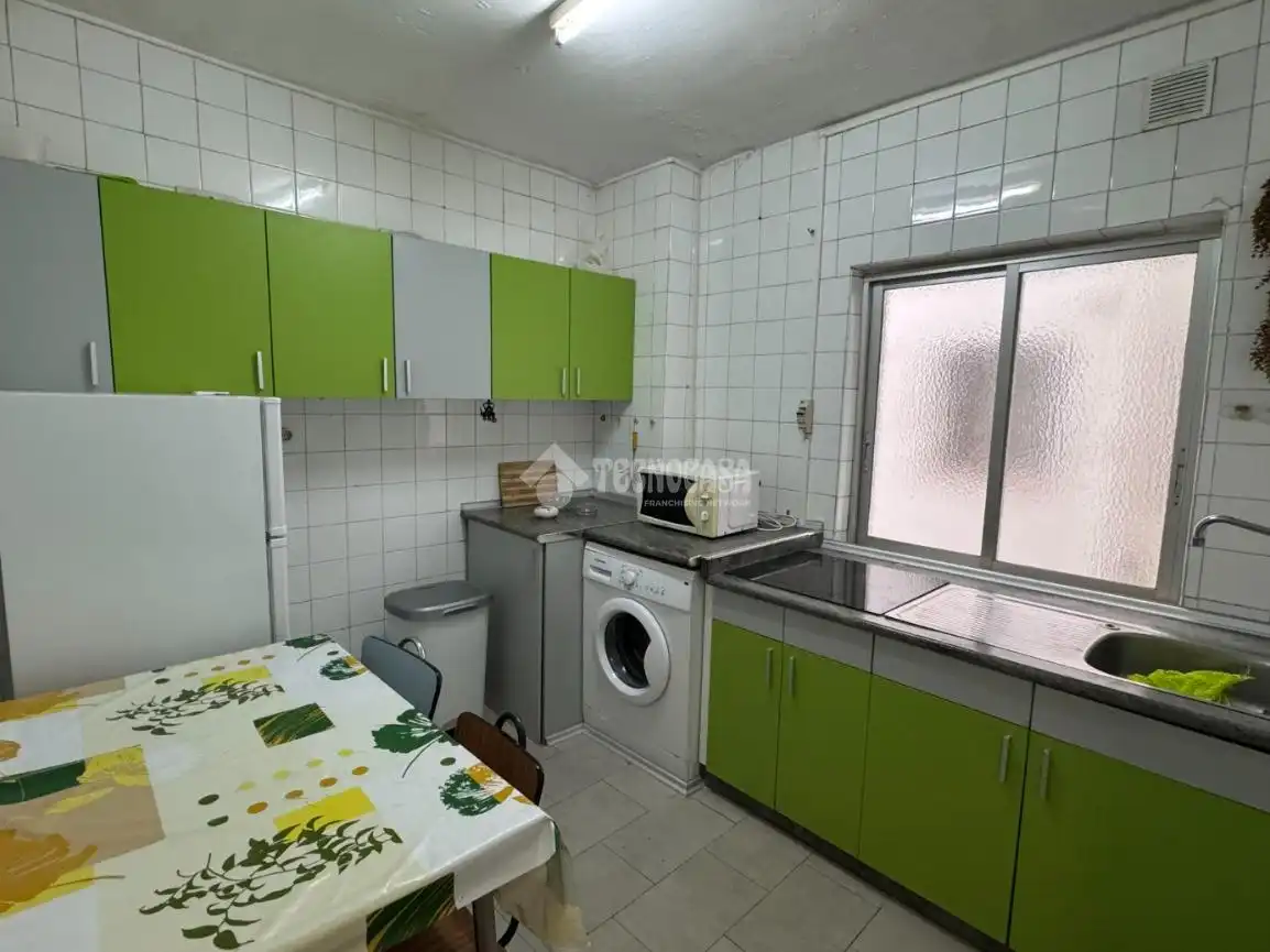 Küche von Wohnung zur Miete in León Capital  mit Heizung und Parkett