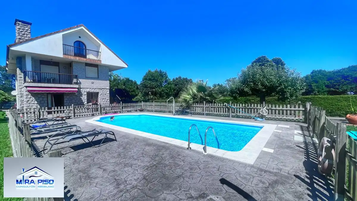 Schwimmbecken von Country house zum Verkauf in Arnuero mit Heizung, Terrasse und Abstellraum