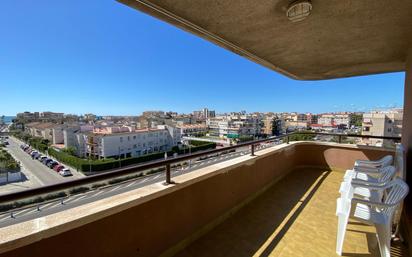 Vista exterior de Pis en venda en Cunit amb Jardí privat, Terrassa i Balcó
