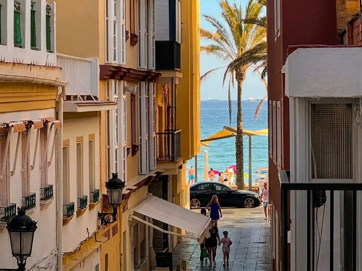 Vista exterior de Apartament de lloguer en Fuengirola amb Aire condicionat, Calefacció i Terrassa