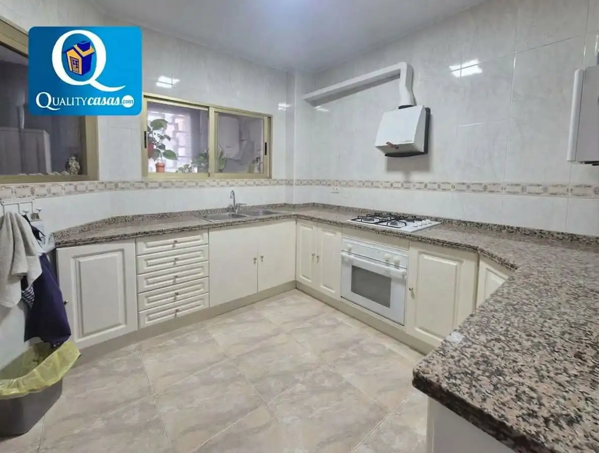 Apartamento en venta en Alicante / Alacant, Alicante