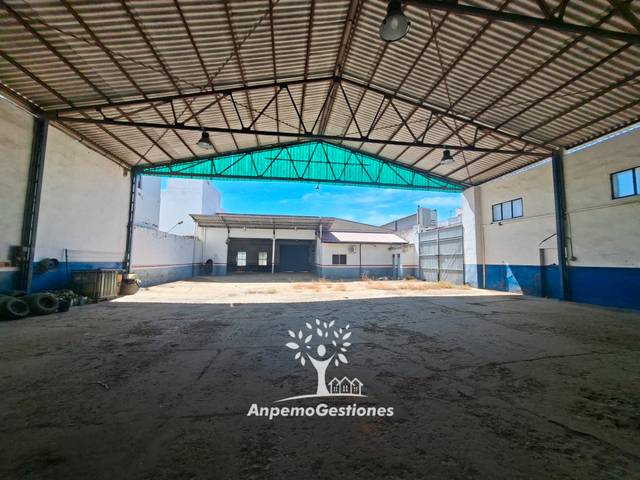 Nave industrial en Alquiler en Gran Vía Aulio Cornelio en Palma del Río