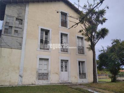 Vista exterior de Casa o xalet en venda en Castrillón