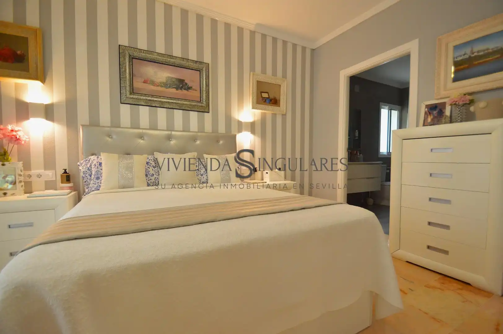 Habitación de Casa adosada en venta en Sevilla con Aire acondicionado, Terraza y Trastero