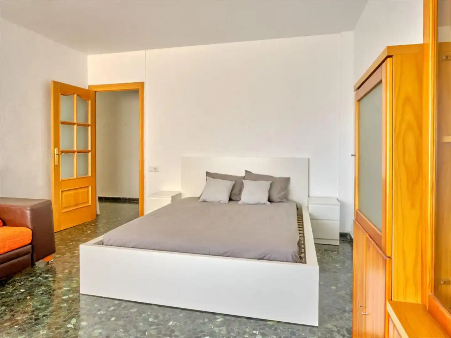 Bedroom of Flat for share in Casco Urbano