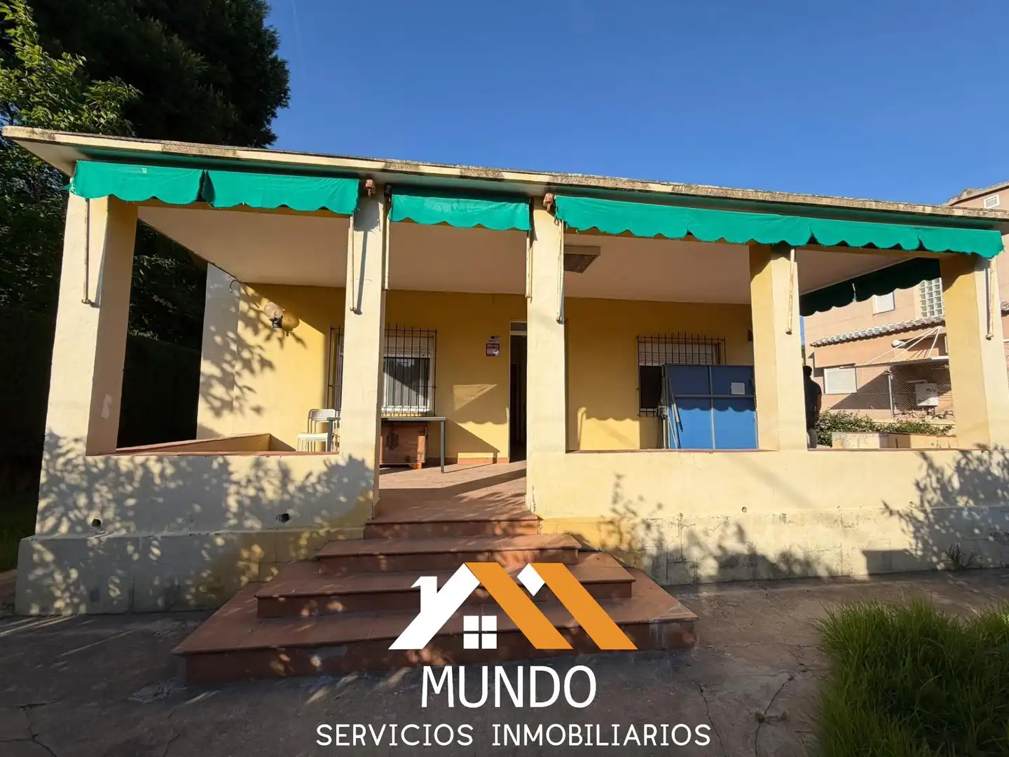 Vista exterior de Casa o chalet en venta en Paterna con Aire acondicionado, Terraza y Trastero