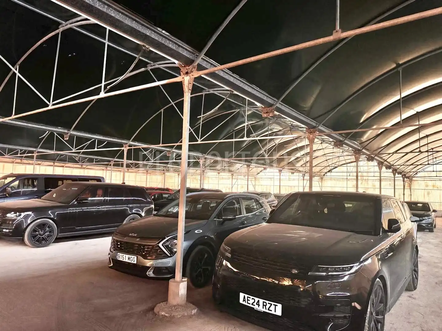 Parkplatz von Fabrikhallen zur Miete in Elche / Elx