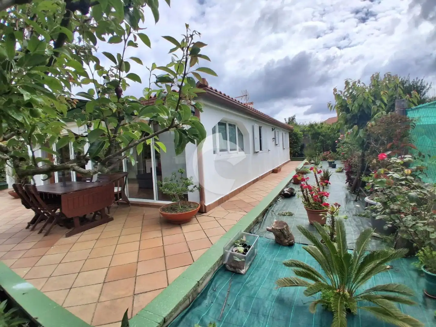 Jardí de Casa o xalet en venda en Cangas  amb Jardí privat