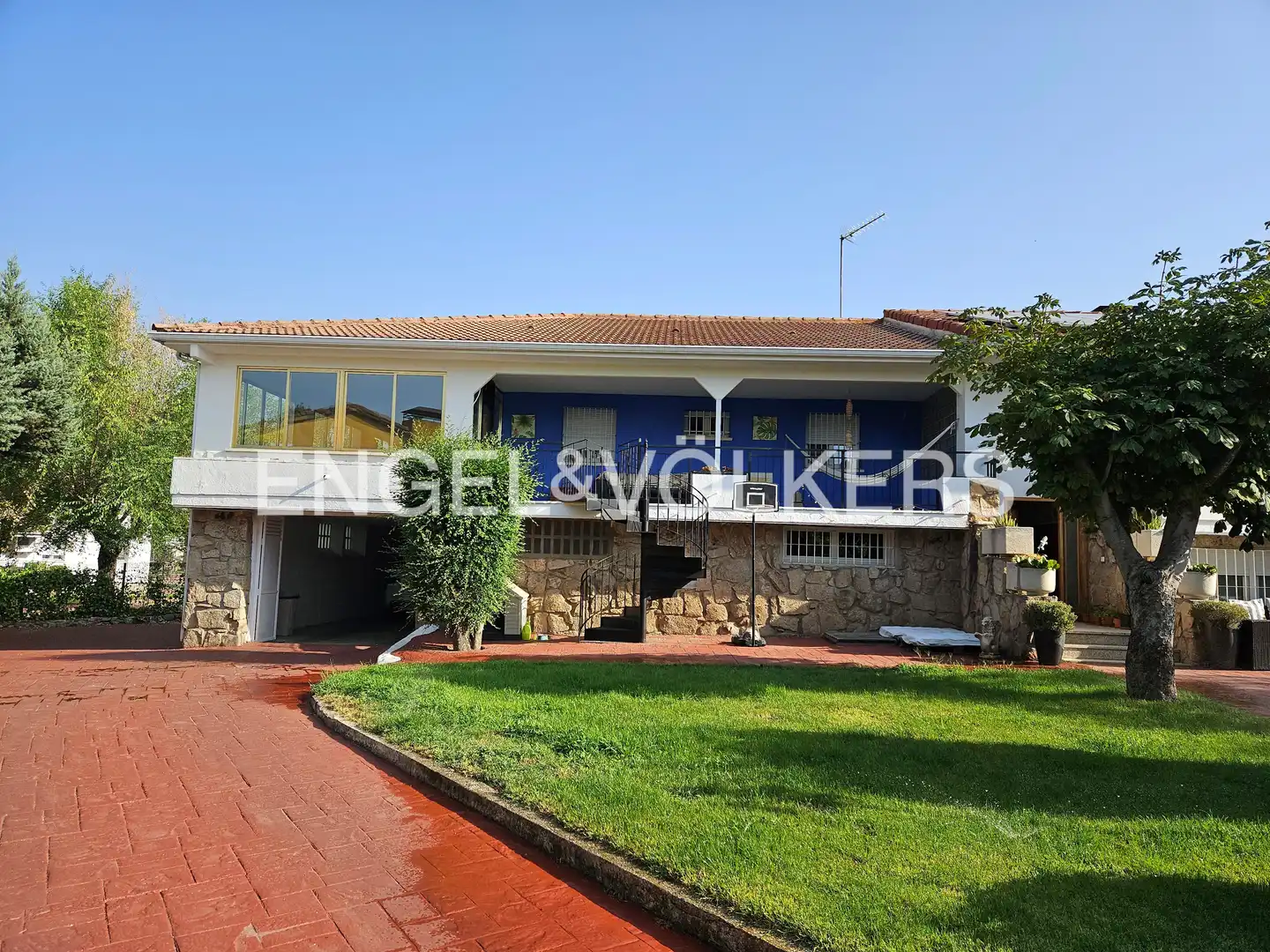 Exterior view of Houses for sale in Alpedrete  with Heating, Private garden and Terrace