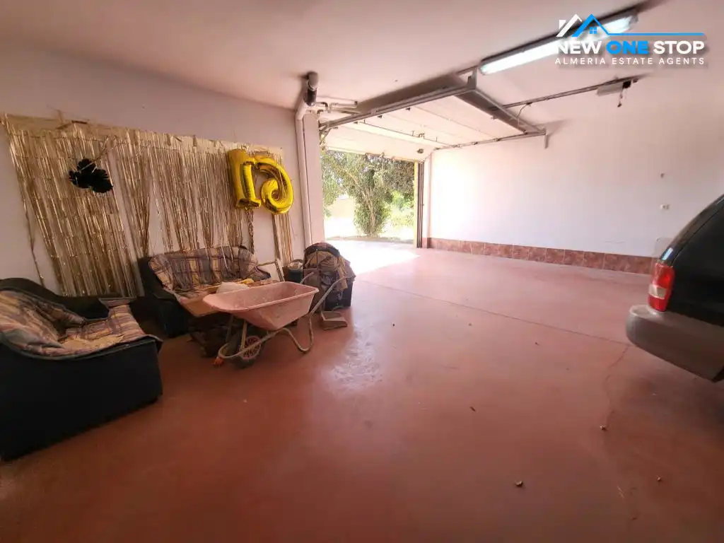 Casa adosada en venda en Cuevas del Almanzora amb Aire condicionat, Calefacció i Jardí privat