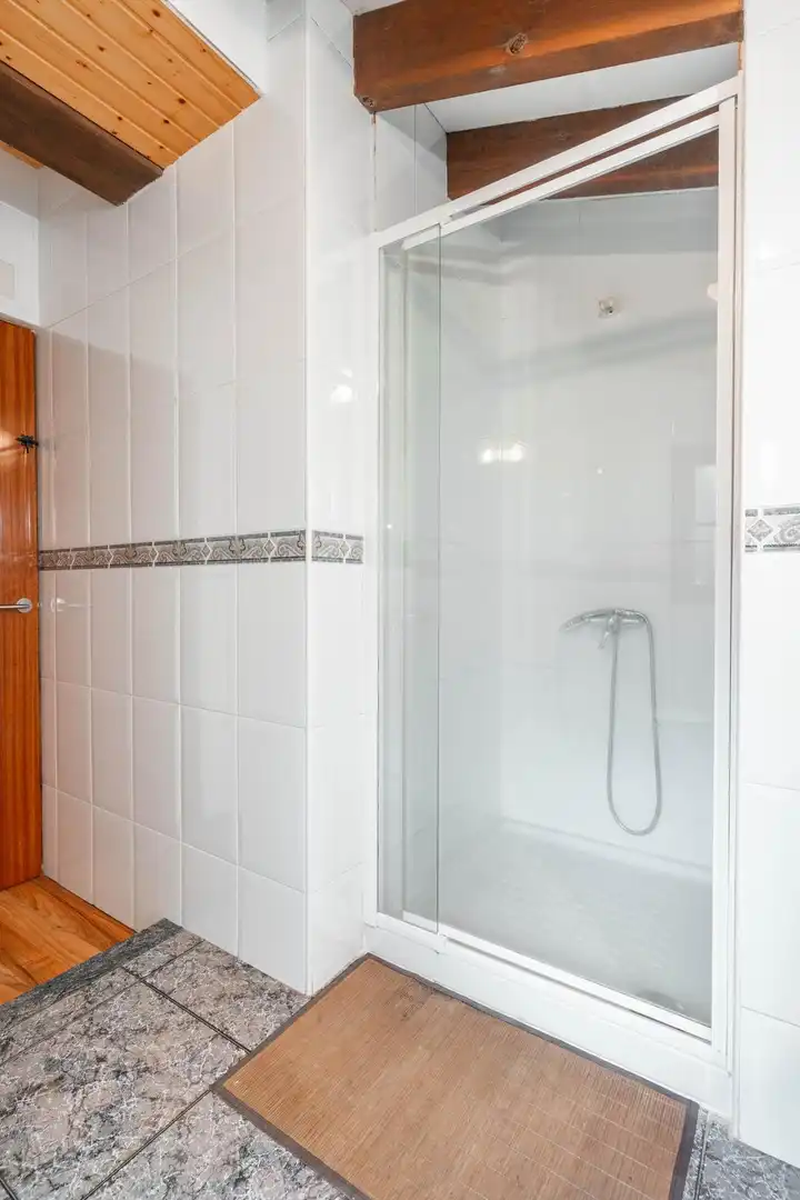 Baño de Casa o chalet en venta en Caso con Calefacción, Jardín privado y Terraza