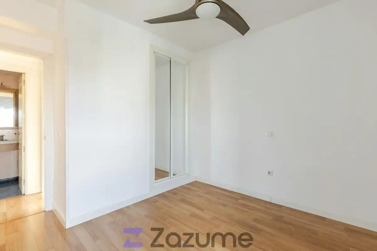 Schlafzimmer von Wohnung zur Miete in Madrid mit Klimaanlage, Heizung und Parkett