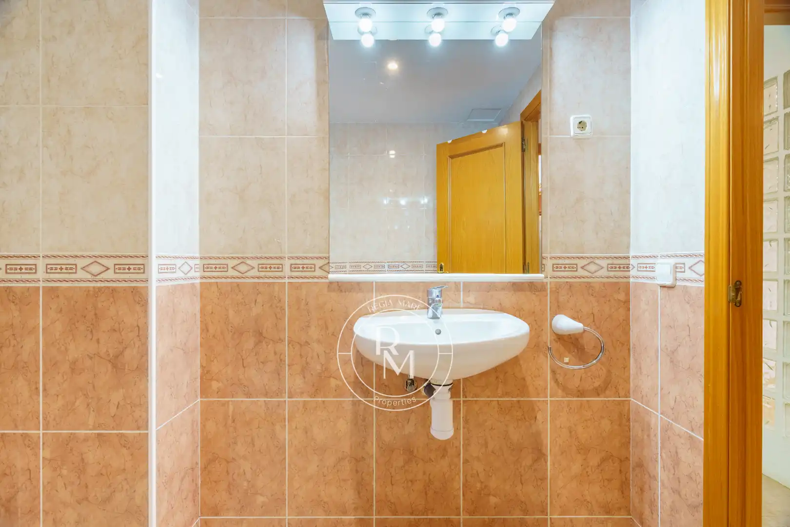 Baño de Piso en venta en El Vendrell con Aire acondicionado, Calefacción y Jardín privado