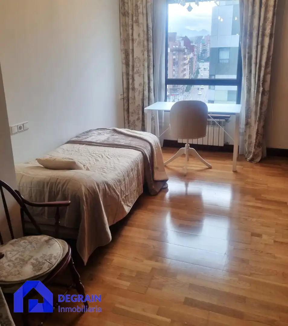 Schlafzimmer von Wohnung zur Miete in Oviedo  mit Heizung