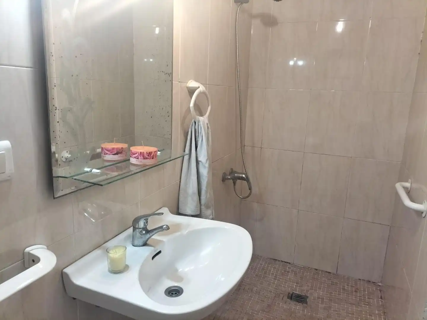 Badezimmer von Country house zum Verkauf in Navarrés mit Privatgarten, Terrasse und Balkon