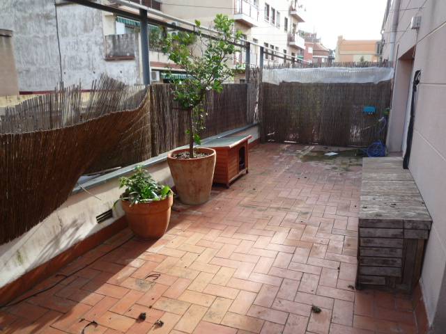 Local comercial en Alquiler en Carrer de Camps i Fabrés, 3 en El Putget i el Farró