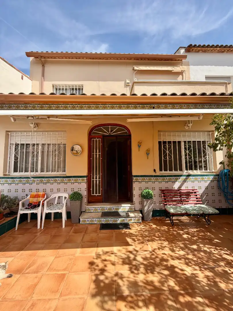Exterior view of Houses for sale in Torrent  with Air Conditioner, Heating and Private garden