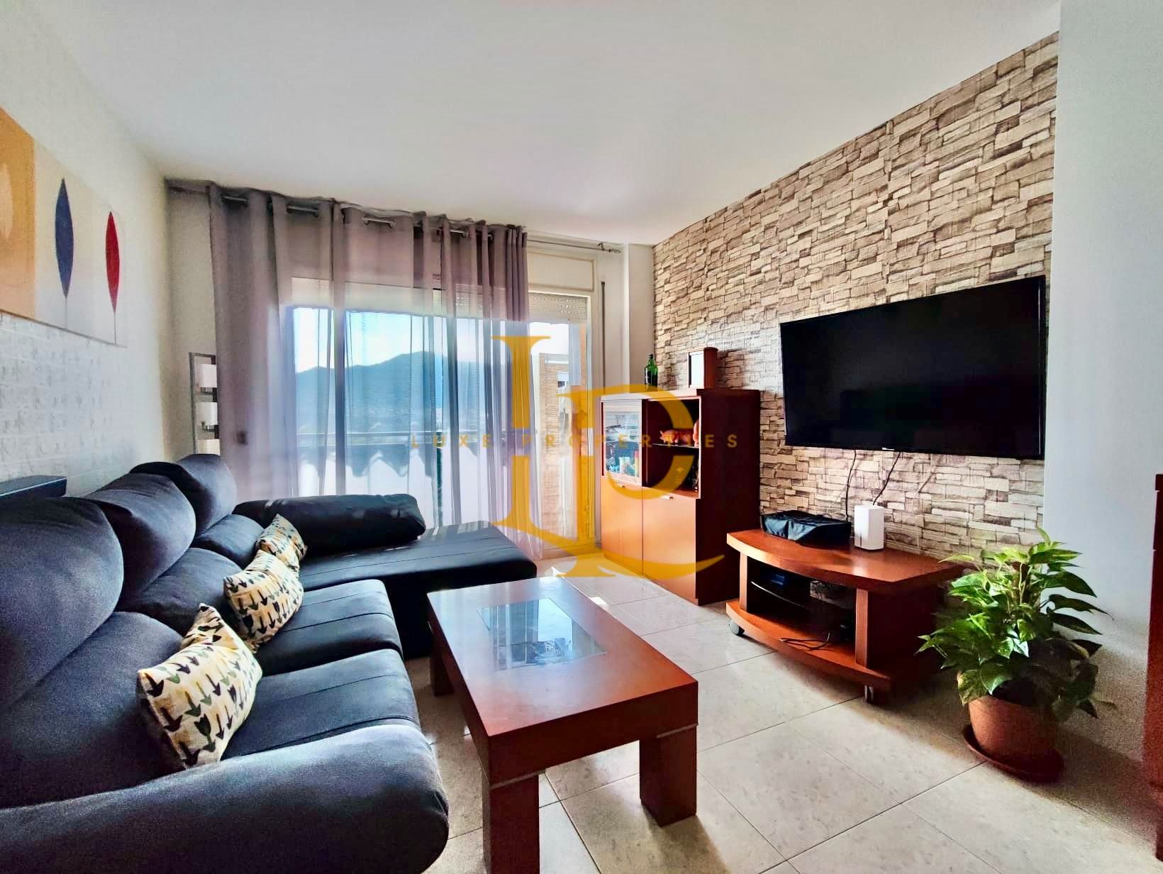 Sala de estar de Piso en venta en Montornès del Vallès con Calefacción, Horno y Balcón
