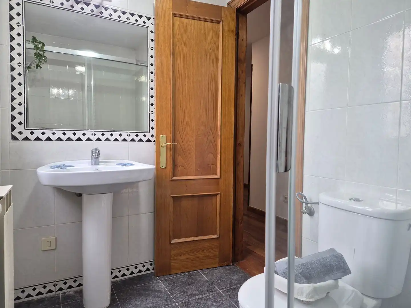 Bathroom of Flat for sale in Cangas de Onís  with Heating, Storage room and Swimming Pool