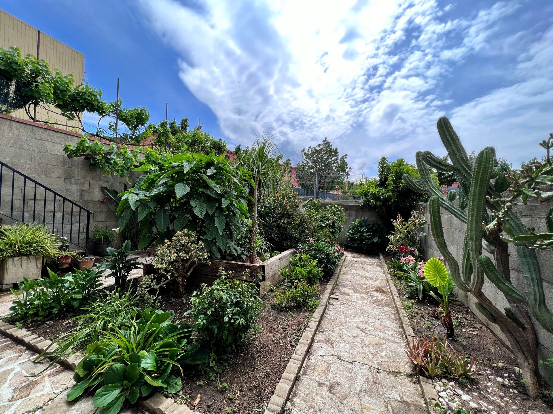 Jardí de Casa o xalet en venda en La Jonquera amb Aire condicionat, Calefacció i Terrassa