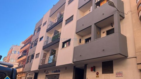 Apartamento con terraza, en la provincia de Alicante, en la ciudad de Torrevieja, en la zona de Playa de los Locos. 3 habitaciones