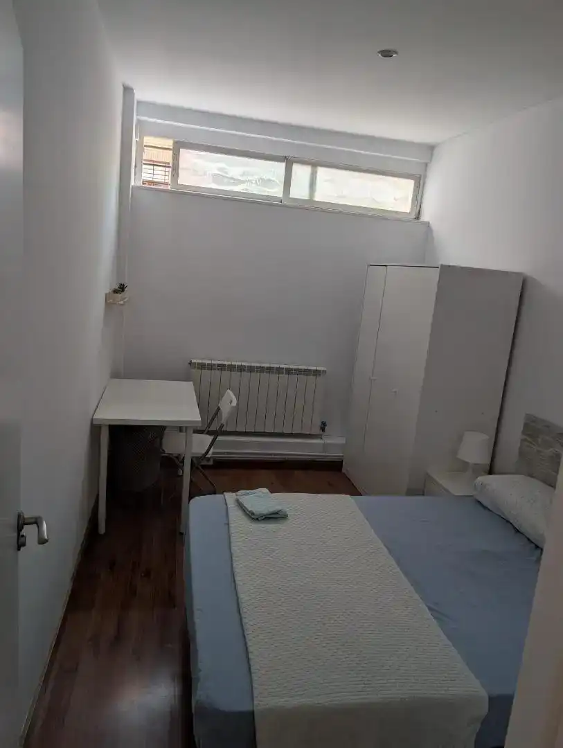 Dormitori de Casa o xalet per a compartir en Madrid amb Aire condicionat, Parquet i Traster