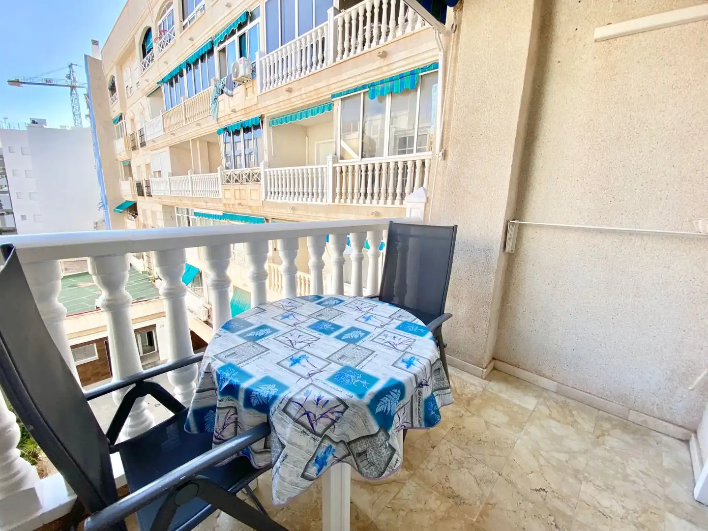 Terraza de Estudio de alquiler en Torrevieja con Aire acondicionado, Calefacción y Amueblado