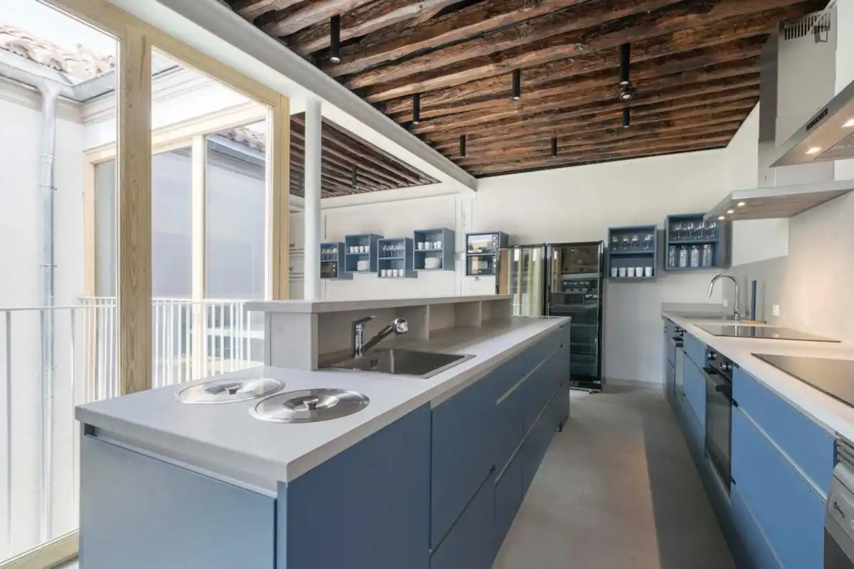 Kitchen of Houses for share in Madrid  with Heating, Furnished and Oven