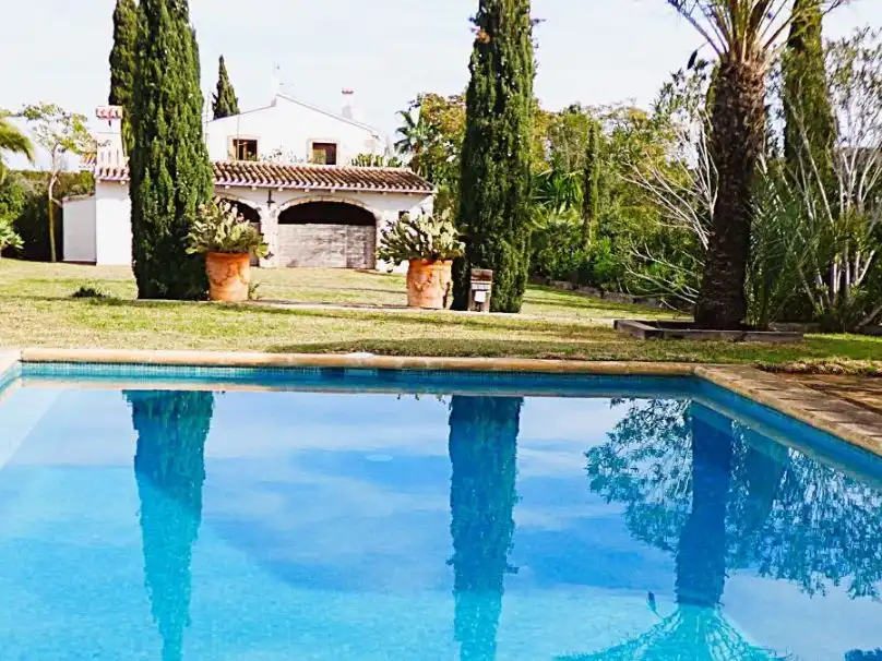 Casa rústica amb jardí en venda a Carrer Lago Aral 73, imagen 3
