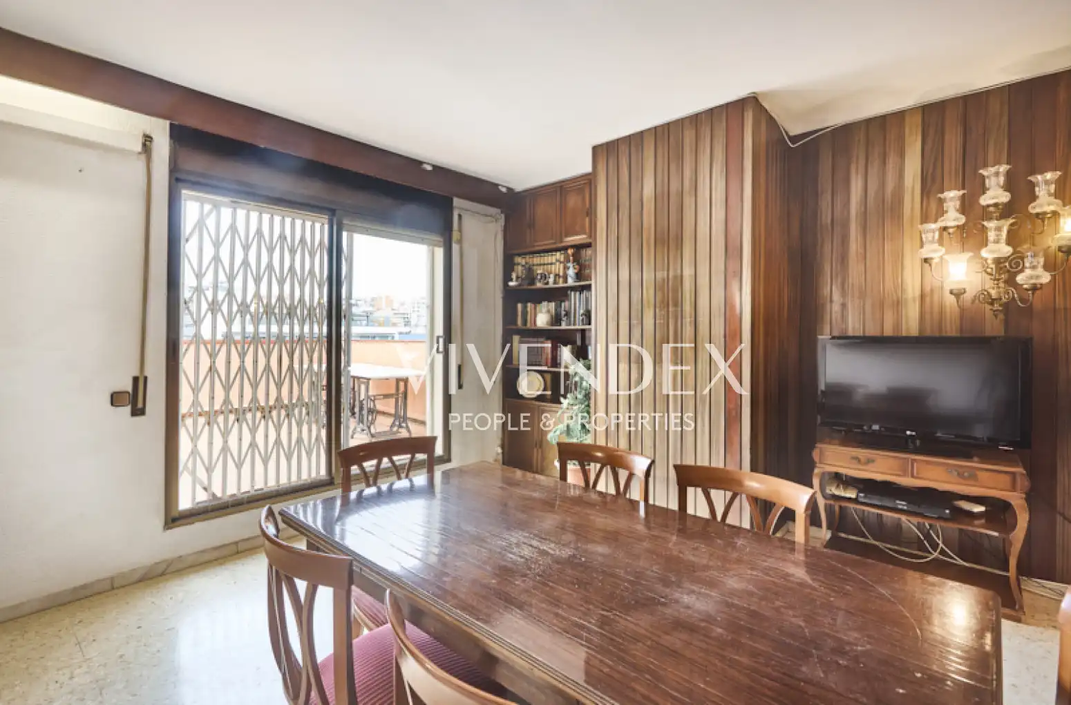 Habitación de Ático en venta en L'Hospitalet de Llobregat con Aire acondicionado, Calefacción y Terraza
