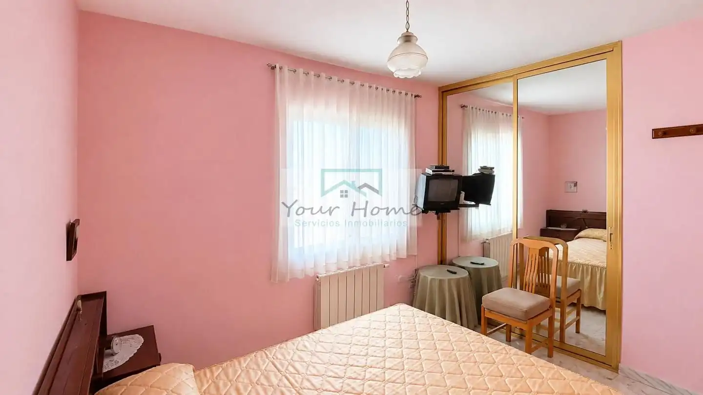 Schlafzimmer von Haus oder Chalet zum Verkauf in Valdeavero mit Klimaanlage, Heizung und Privatgarten