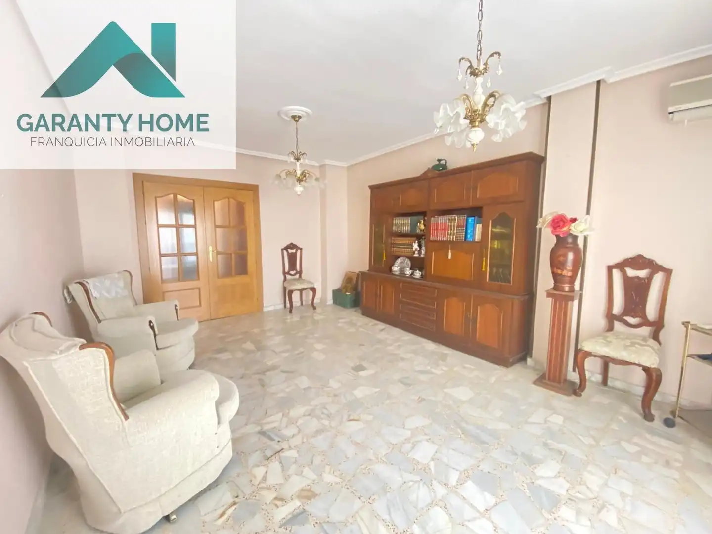 Sala de estar de Piso en venta en Torredonjimeno con Amueblado