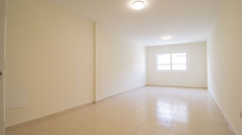 Foto 2 de Piso en venta en San Isidro, Granadilla de Abona