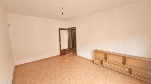Foto 4 de Piso en venta en Calle Solidaritat, La Bisbal d'Empordà, Girona