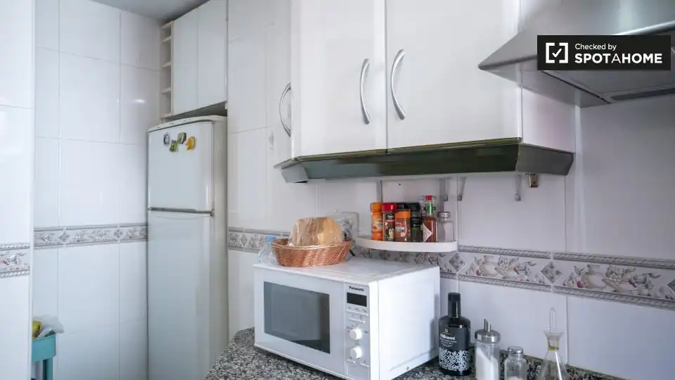 Habitación en En Corts - Doctor Waksman