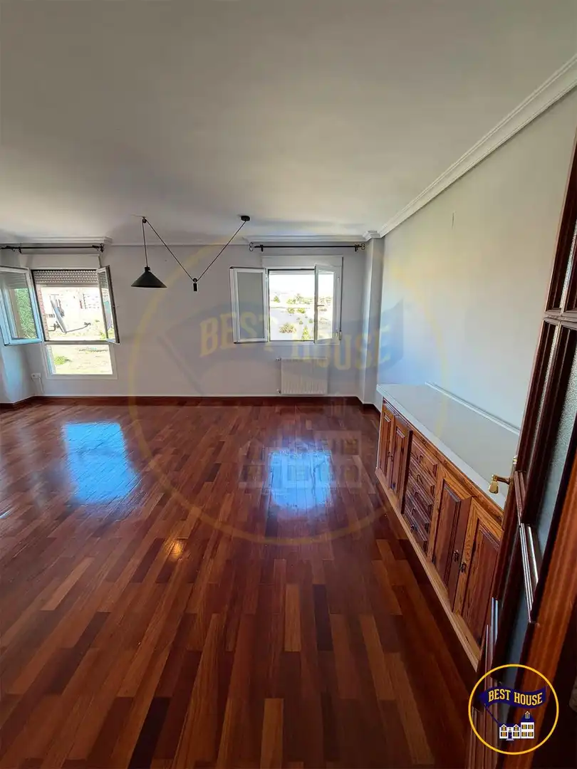 Comedor de Piso en venta en Cuenca con Calefacción y Trastero