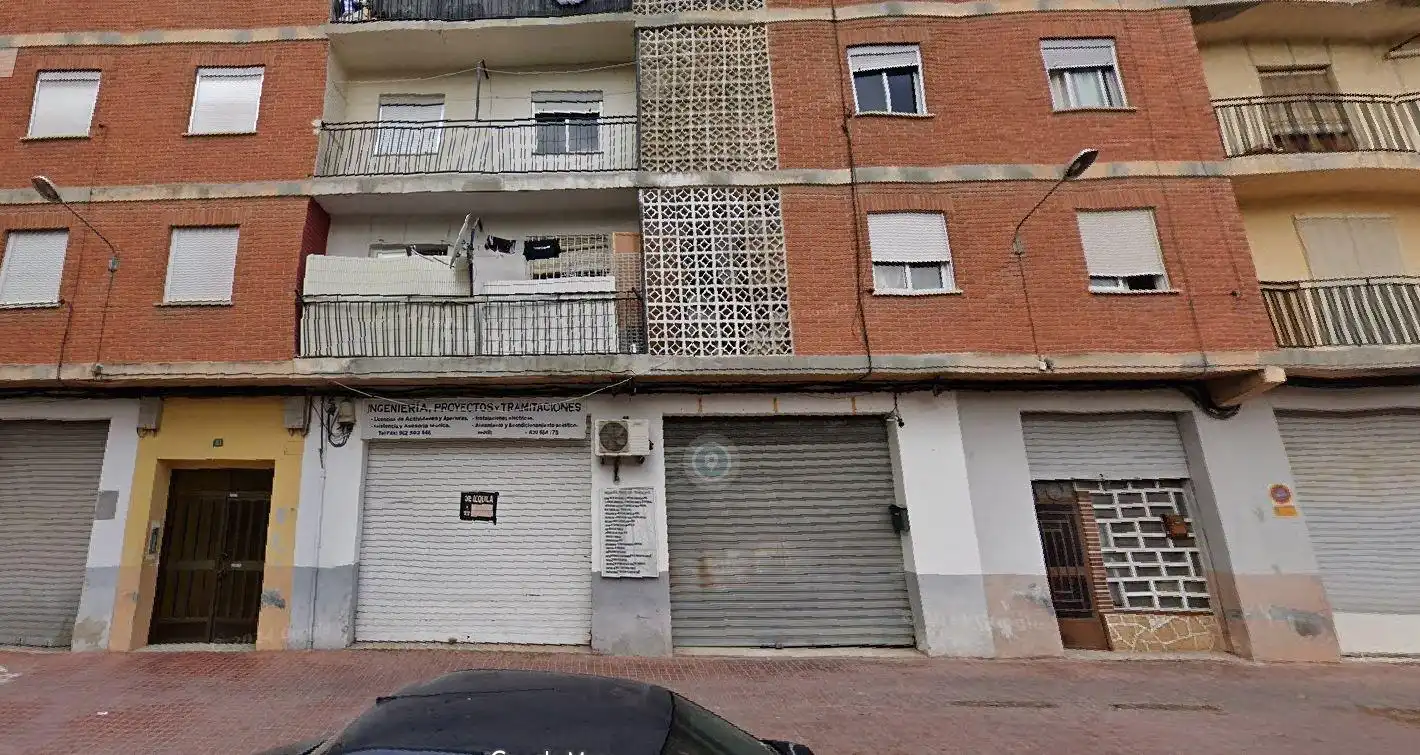 Vista exterior de Piso en venta en Buñol