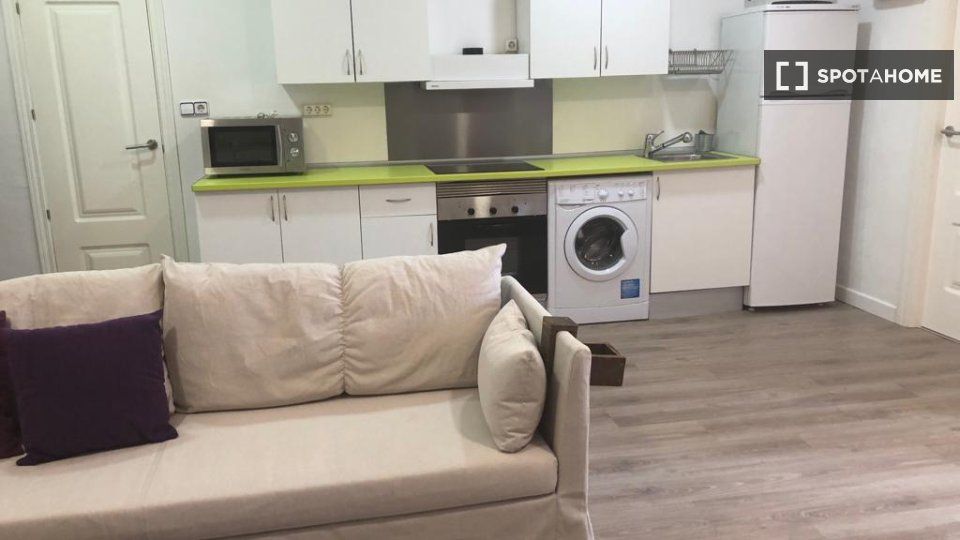 Cuina de Pis de lloguer en Villanueva del Pardillo amb Aire condicionat, Calefacció i Moblat