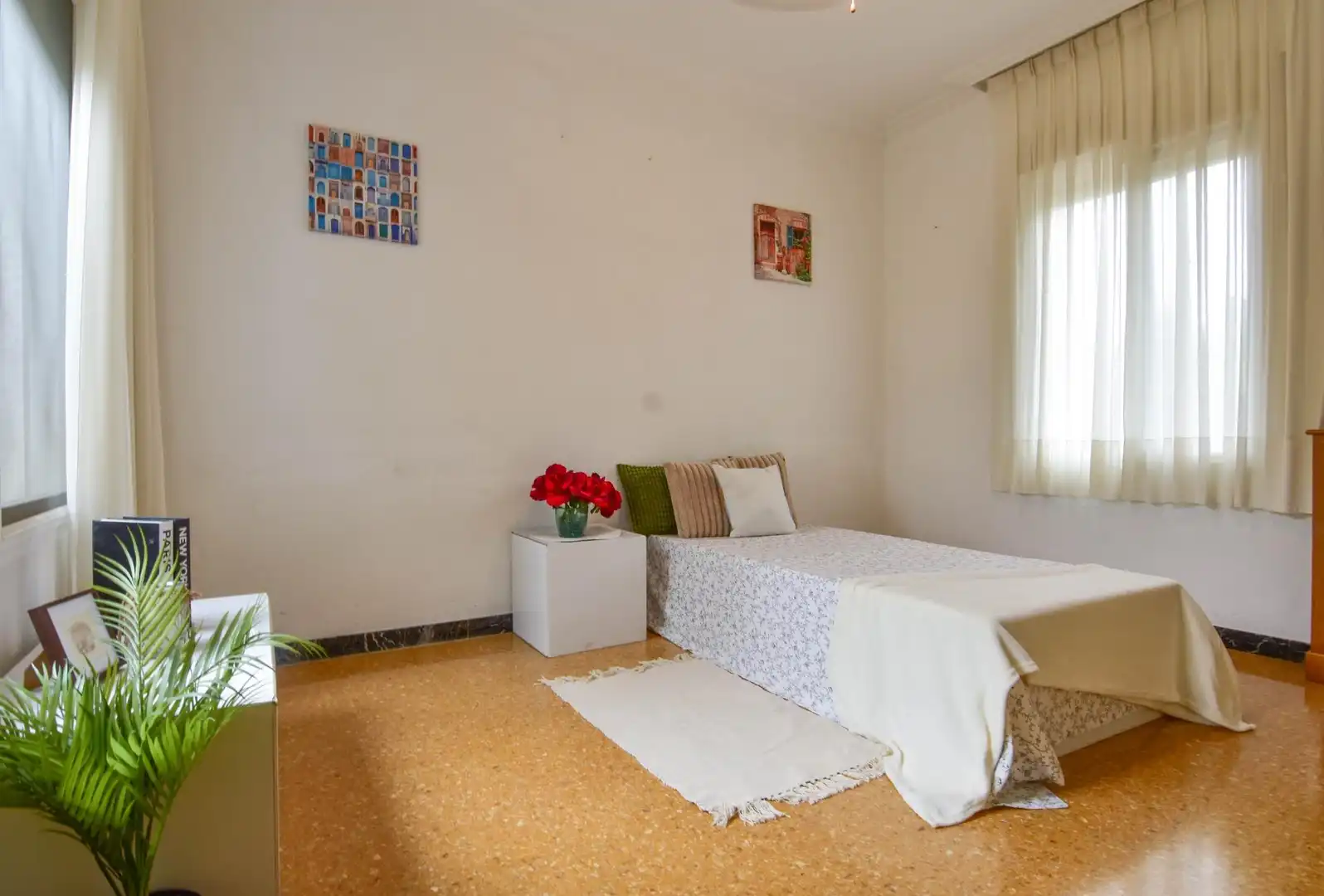 Dormitori de Casa o xalet en venda en Torrent amb Aire condicionat, Jardí privat i Terrassa