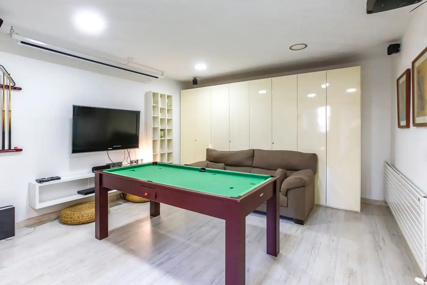 Country homes for sale in Montagut i Oix  with Private garden, Terrace and Swimming Pool