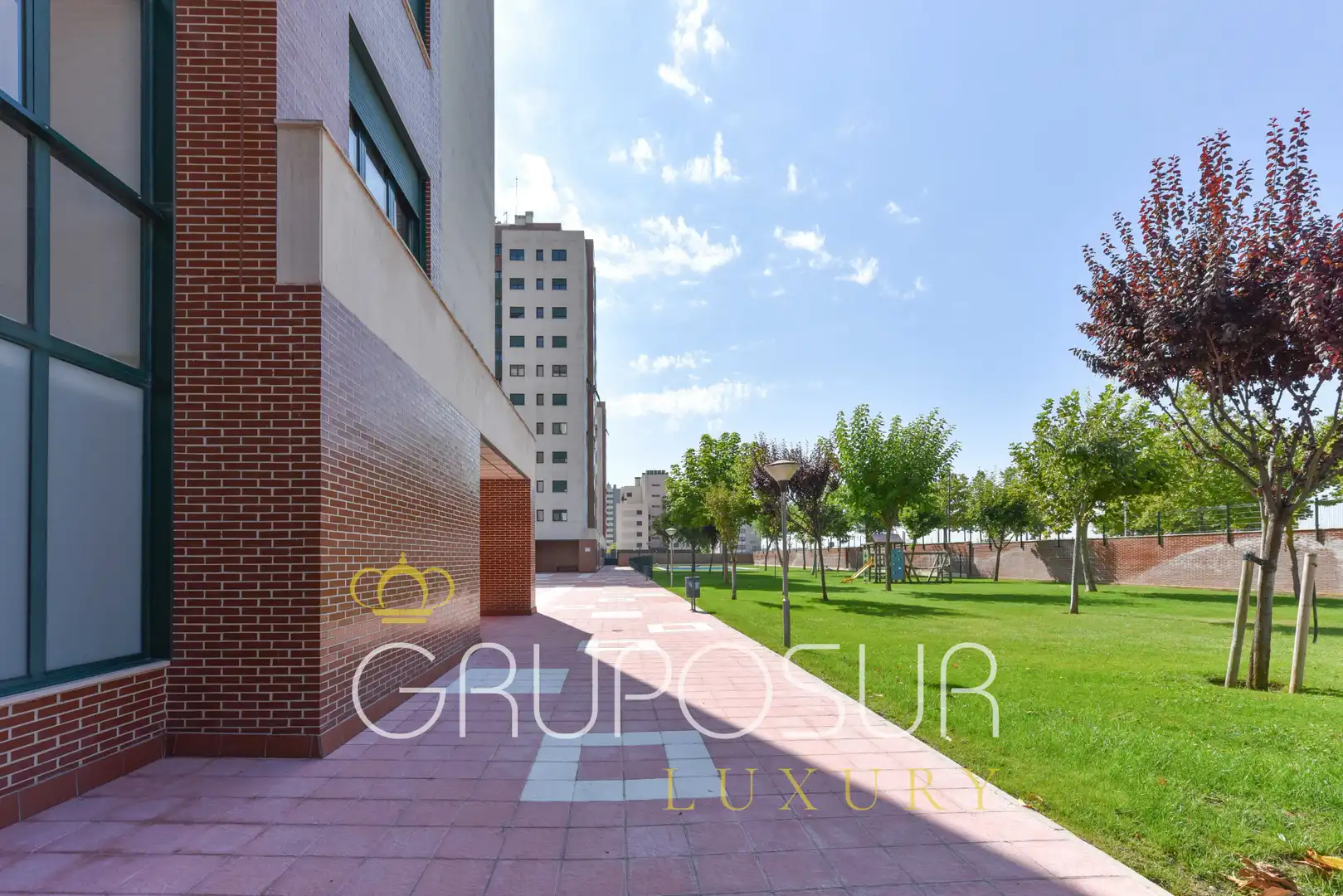 Vista exterior de Àtic en venda en Valladolid amb Calefacció, Parquet i Terrassa