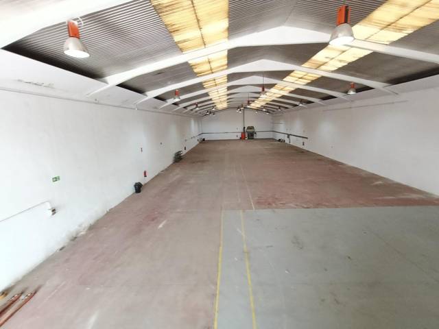 Nave industrial en Alquiler en Villalonquéjar