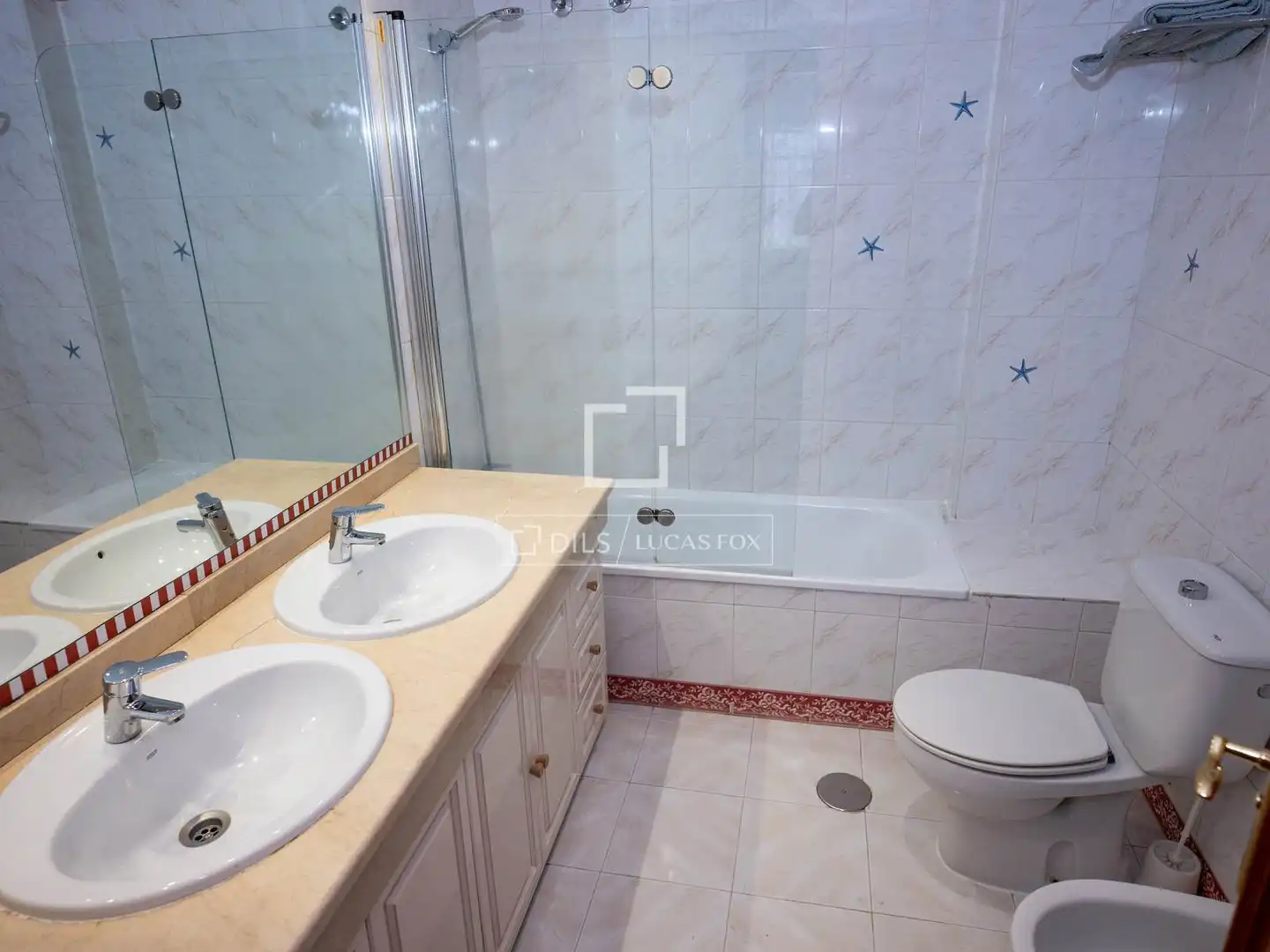 Baño de Casa o chalet de alquiler en Galapagar con Calefacción, Jardín privado y Terraza