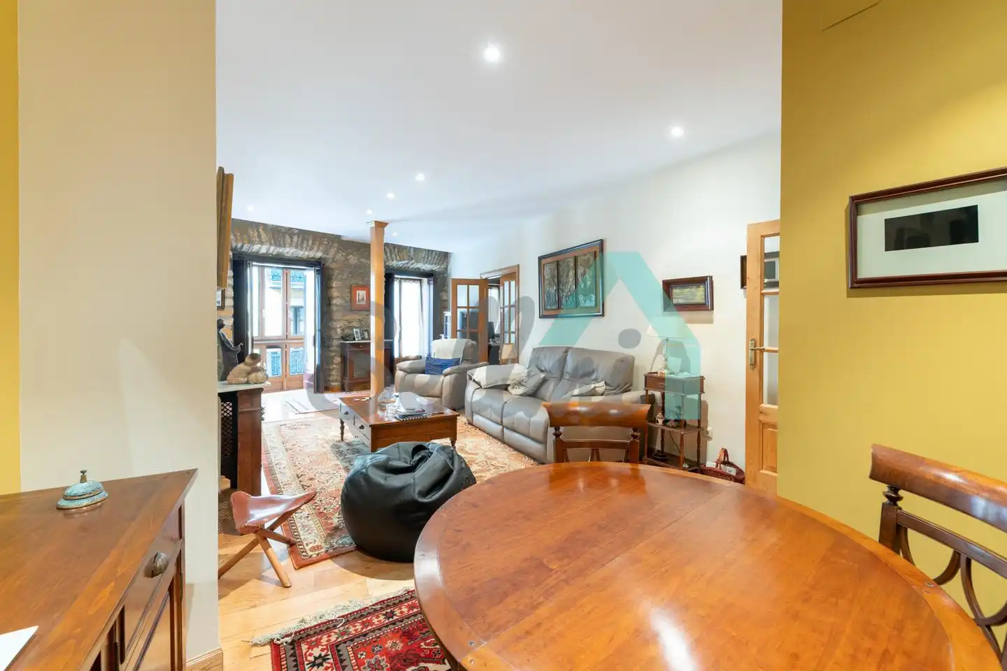 Living room of Flat for sale in Oviedo   with Heating, Parquet flooring and Terrace