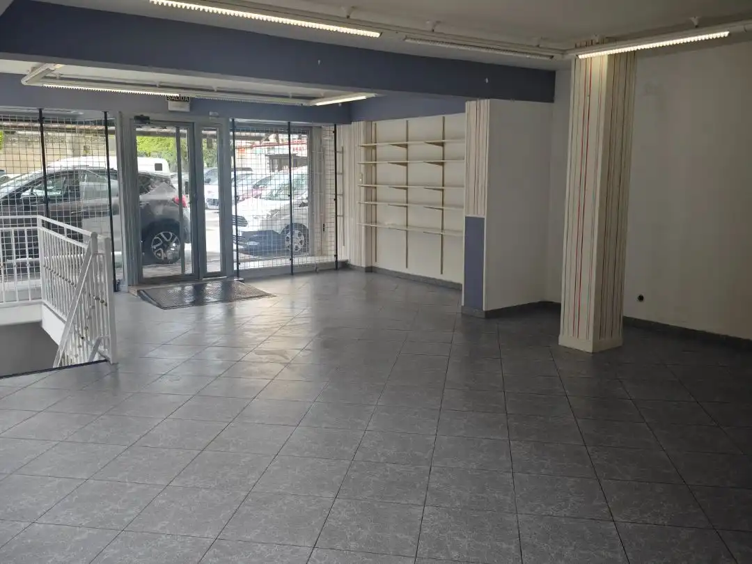 Local comercial en venda a Illescas 83, imagen 2