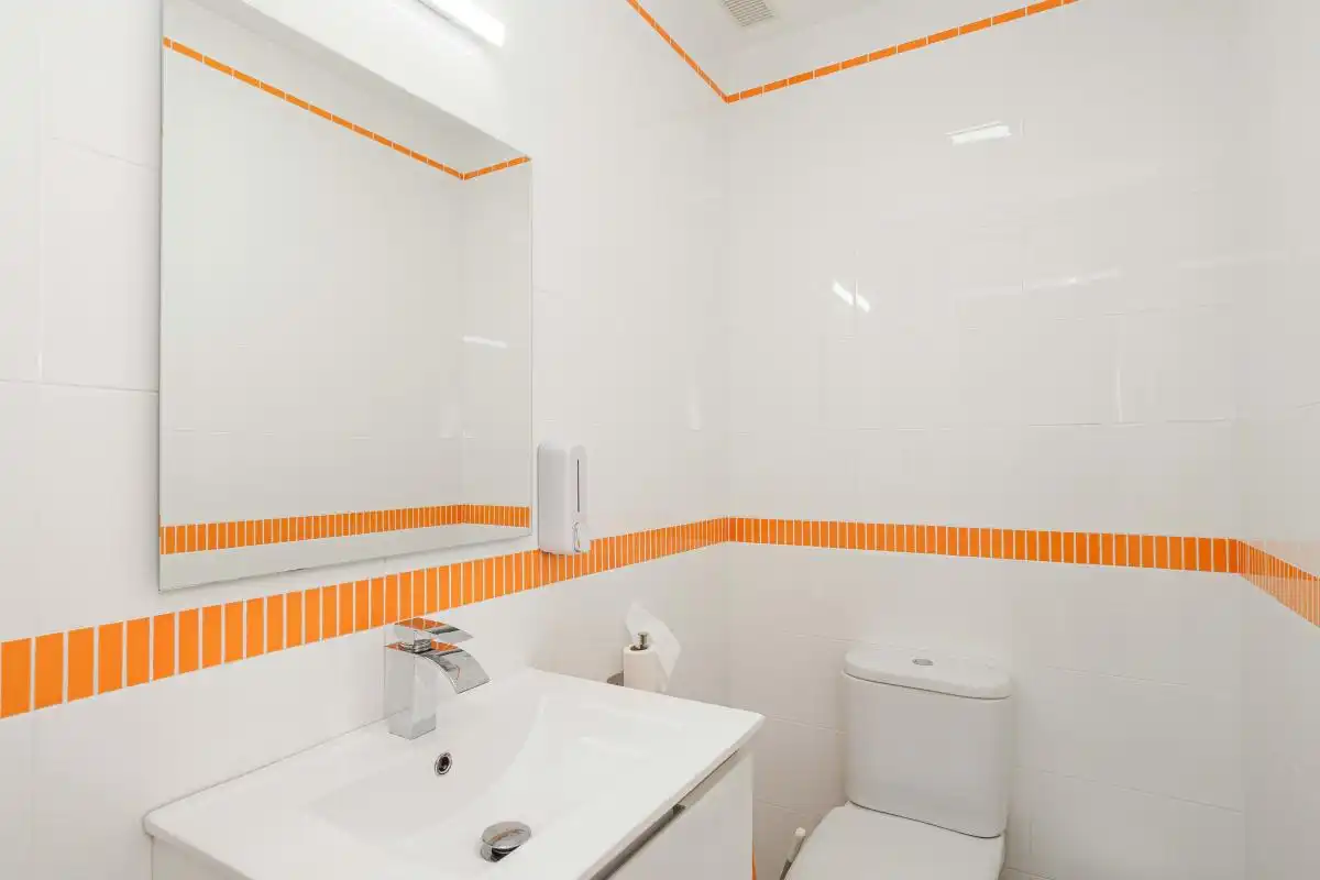 Baño de Casa o chalet en venta en Huévar del Aljarafe con Aire acondicionado, Calefacción y Jardín privado
