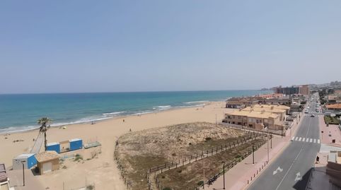 Foto 4 de Apartamento en venta en Avenida Virgen del Carmen, Los Europeos, Torrevieja