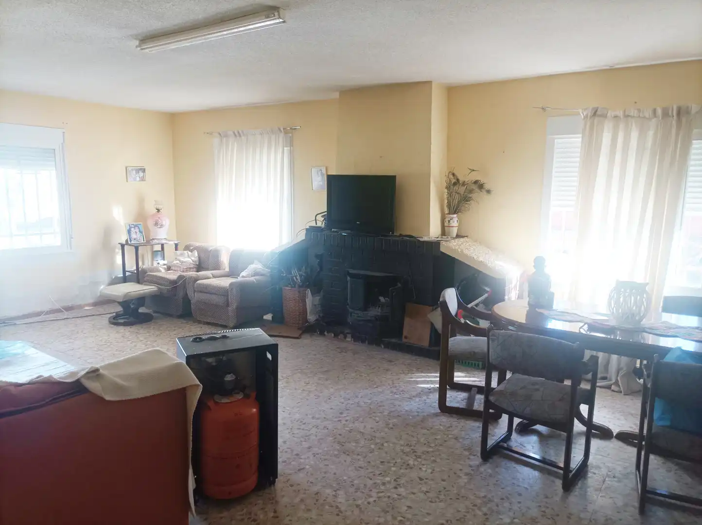 Sala de estar de Casa o chalet en venta en Escalona con Calefacción, Piscina y Amueblado