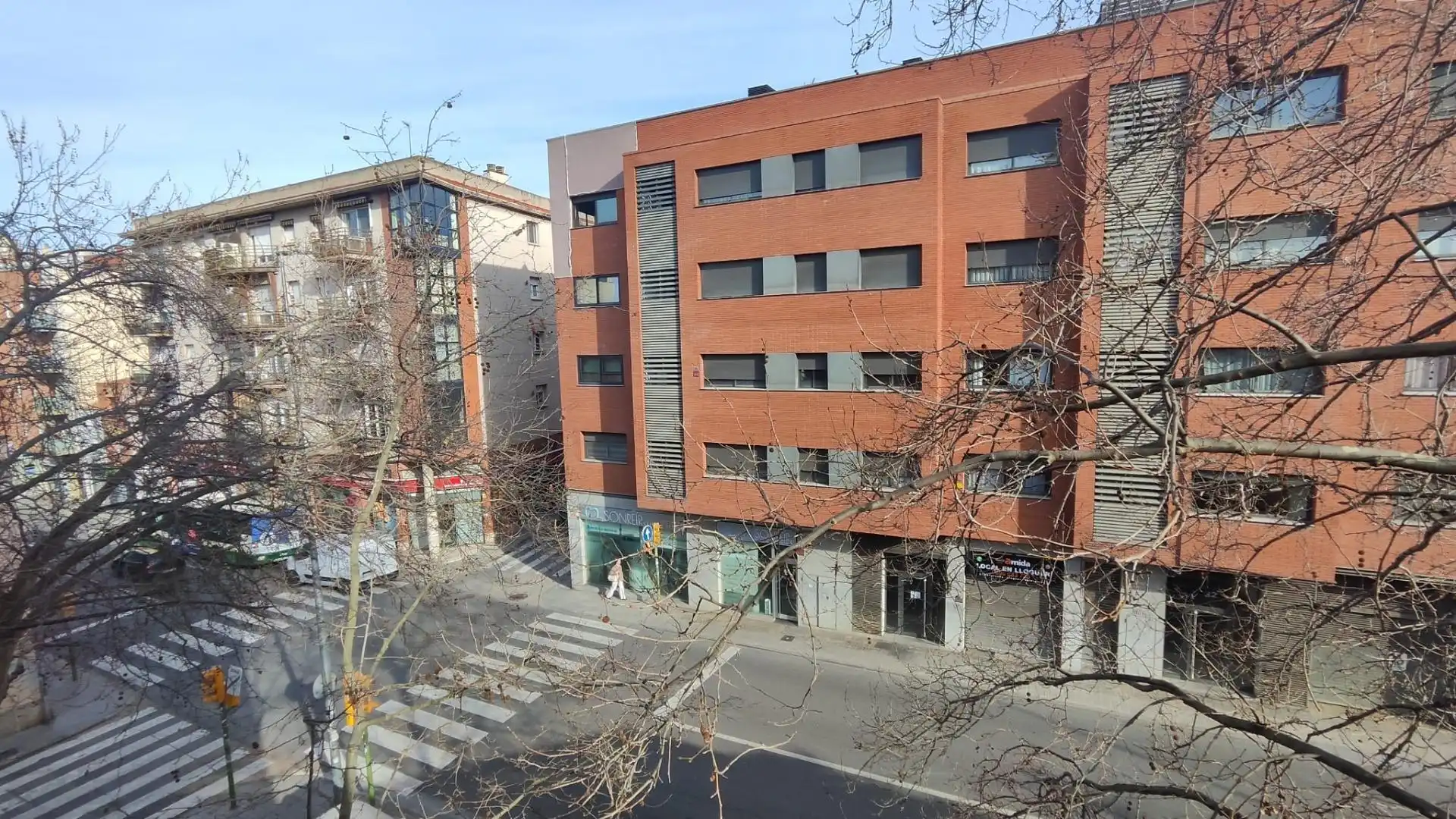 Außenansicht von Wohnung zum Verkauf in Sabadell mit Heizung und Abstellraum